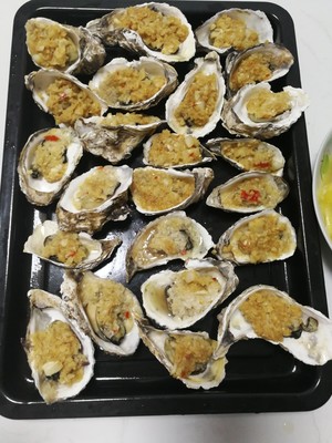 蒸蒜蓉生蚝的做法 步骤6