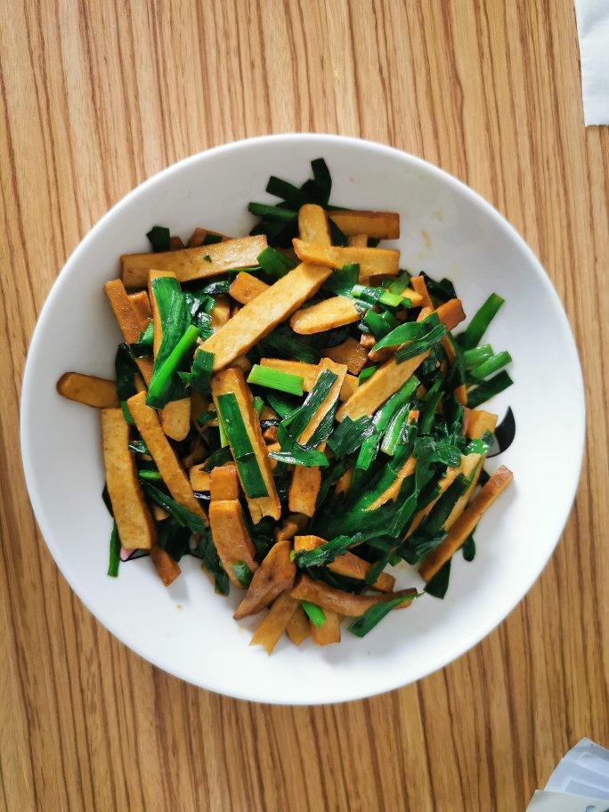 小痴呆萌做的韭菜炒香干