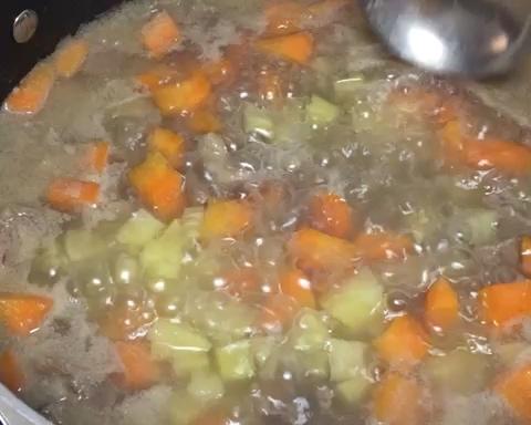 咖喱土豆牛肉配饭的做法 步骤1