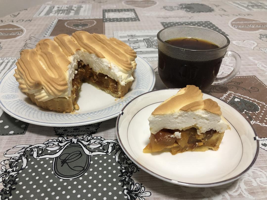 【附赠蛋白糖的萨芭雍苹果派的做法步骤图】吃饭不容易-制作