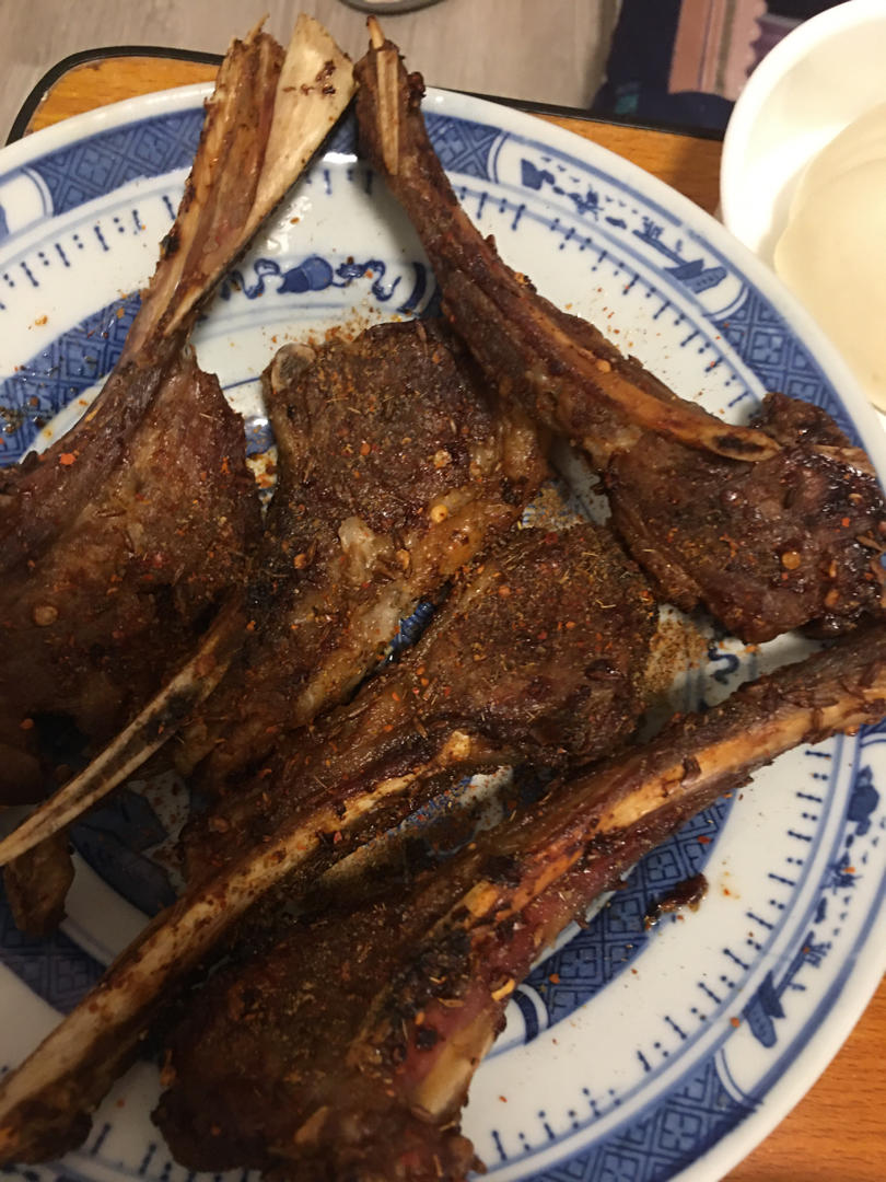 热风小胖胖做的秒杀烧烤摊的烤羊排