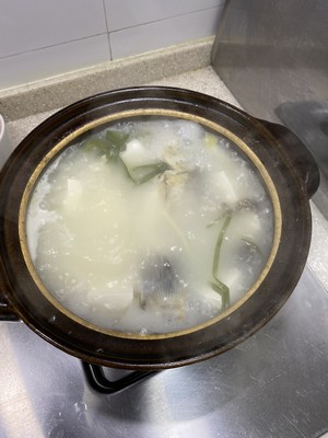 鲫鱼豆腐汤的做法 步骤3