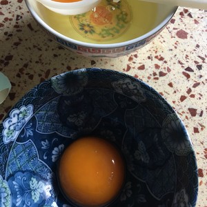 宝宝辅食-胡萝卜洋葱银鱼蛋黄小饼