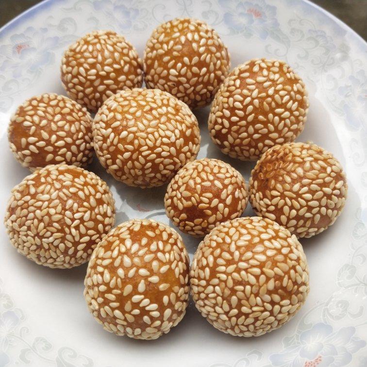 是怪兽啊做的"南瓜芝麻球"聚餐必做小点心