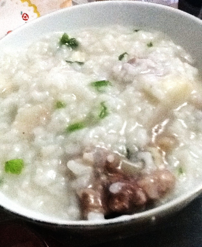 团子做的香芋排骨粥 赞 大米,排骨,芋头,食用油,精盐,味精 3 做过