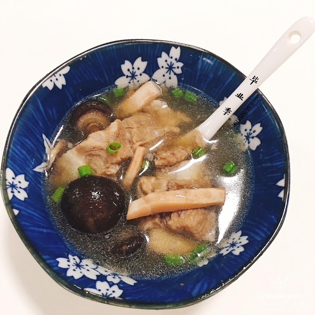 香菇墨鱼排骨汤