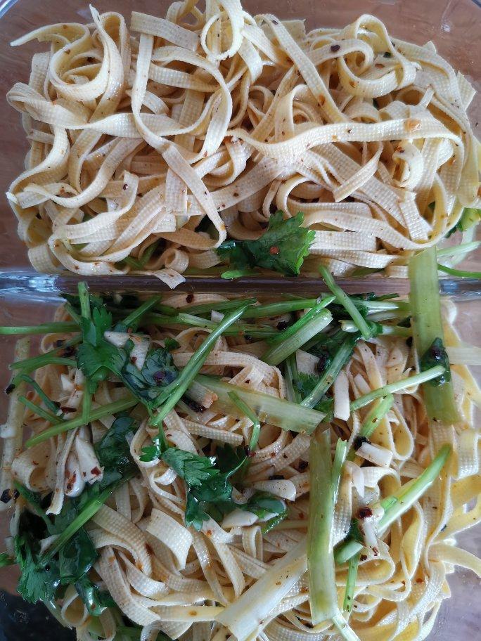 巴图小蔚做的炝拌干豆腐丝
