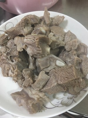 超鸡好吃的羊肉烧胡萝卜的做法 步骤3
