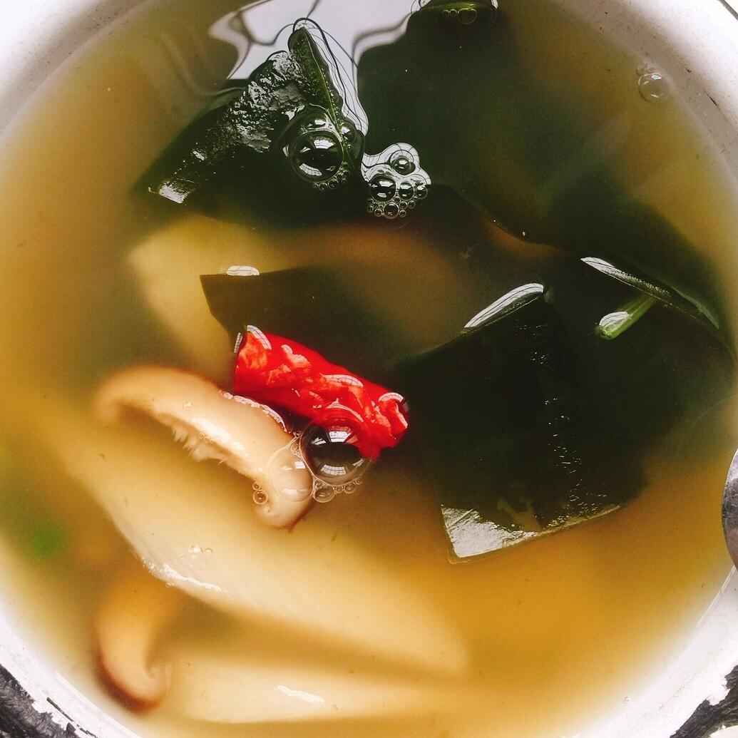养生山药香菇海带汤