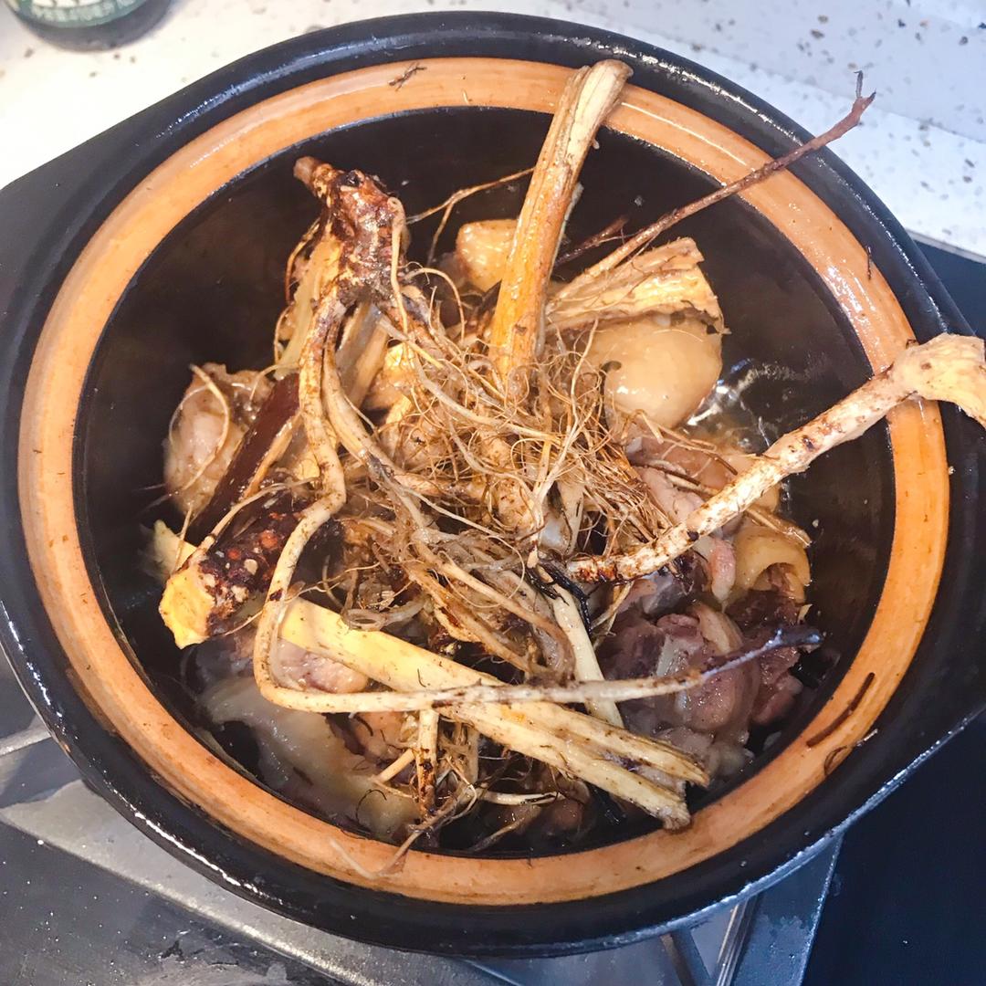 五指毛桃焗鸡腿肉