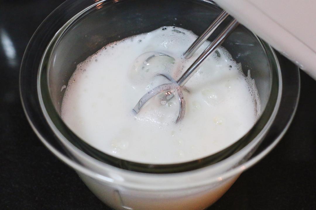 【香葱肉松蛋糕卷—完美蛋糕卷的所有注意事项（新手20步超详细版）的做法步骤图】牛奶少女丶-制作