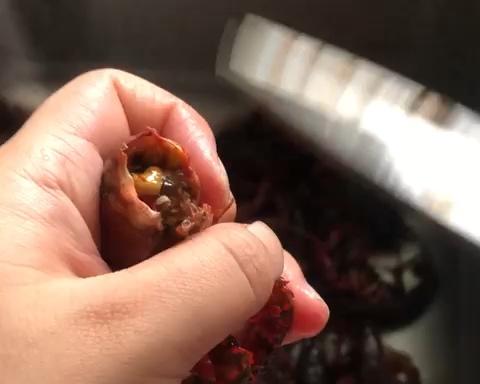彻底清洗清理小龙虾，简单又干净的做法 步骤11