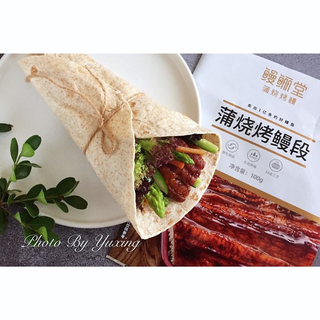 鳗鱼蔬菜鸡蛋饼卷的做法