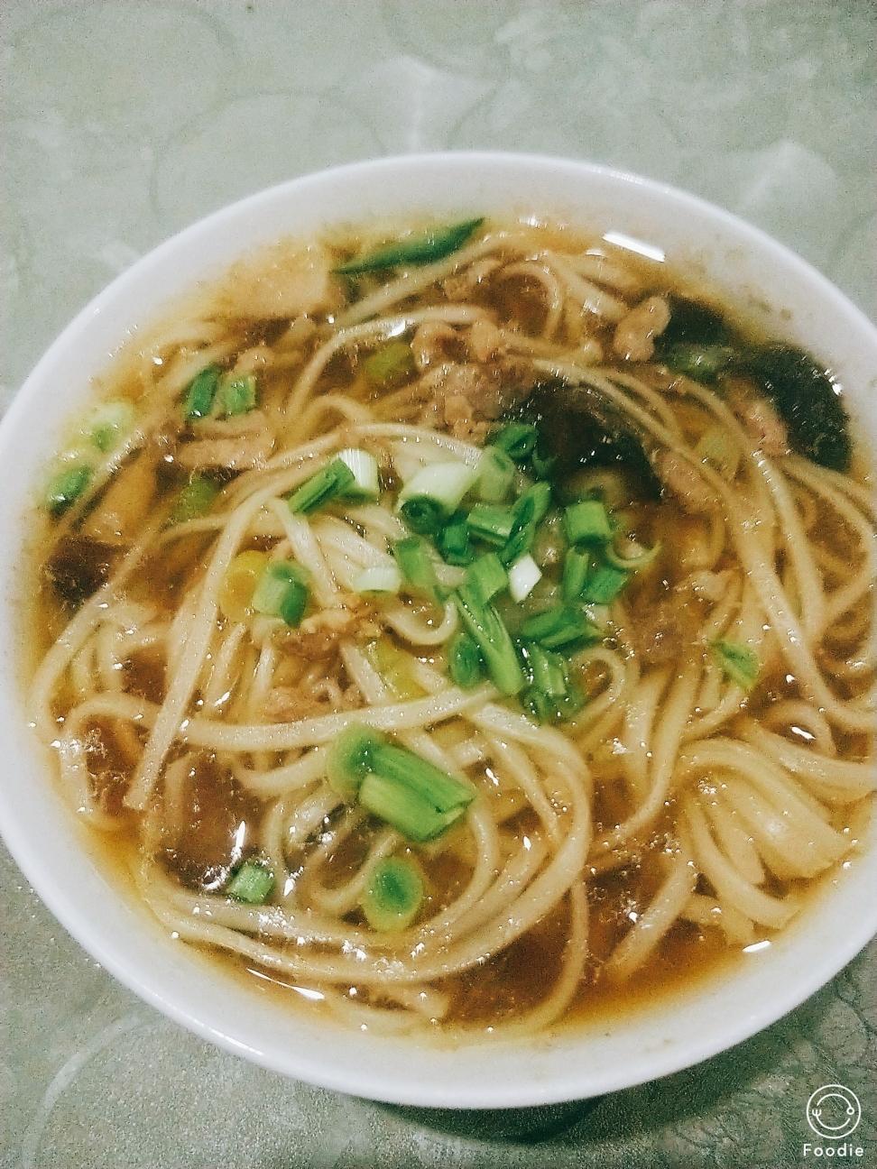 香菇肉丝面