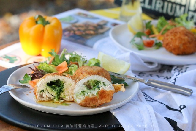 蒜蓉黄油鸡胸卷 chicken Kiev 乌克兰基辅鸡肉的做法