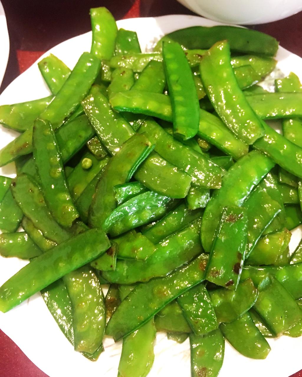 甜甜圈的店做的清炒荷兰豆