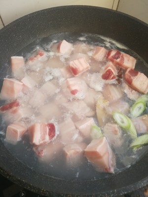 肥而不腻的红烧肉的做法 步骤1