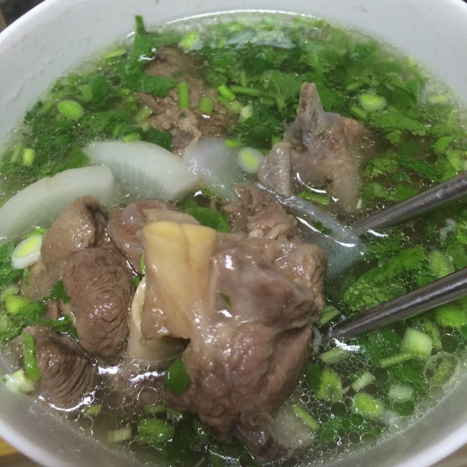 大美青海999做的清炖羊肉汤