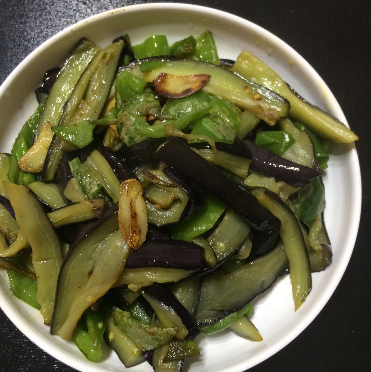 哈罗娜娜做的青椒炒茄子