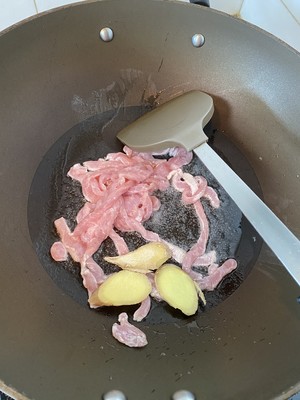 黄豆芽炖粉条的做法 步骤2