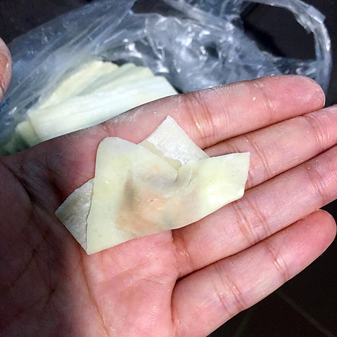 宝宝辅食:一口一个的迷你小云吞(两种简单包法