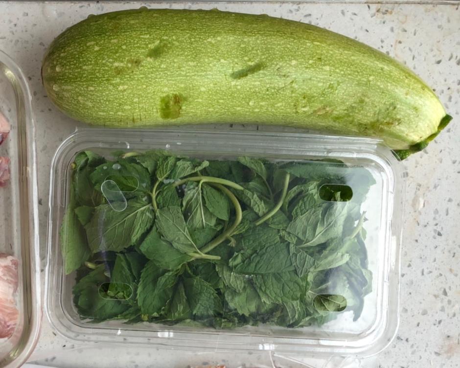 薄荷炒西葫芦