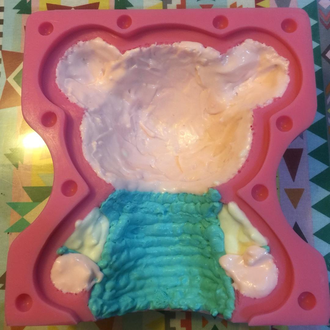 【安安4岁生日立体熊蛋糕的做法步骤图】麻麻猪-制作