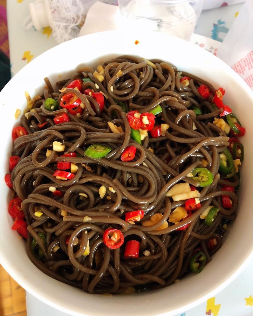 筱佳児做的凉拌蕨根粉
