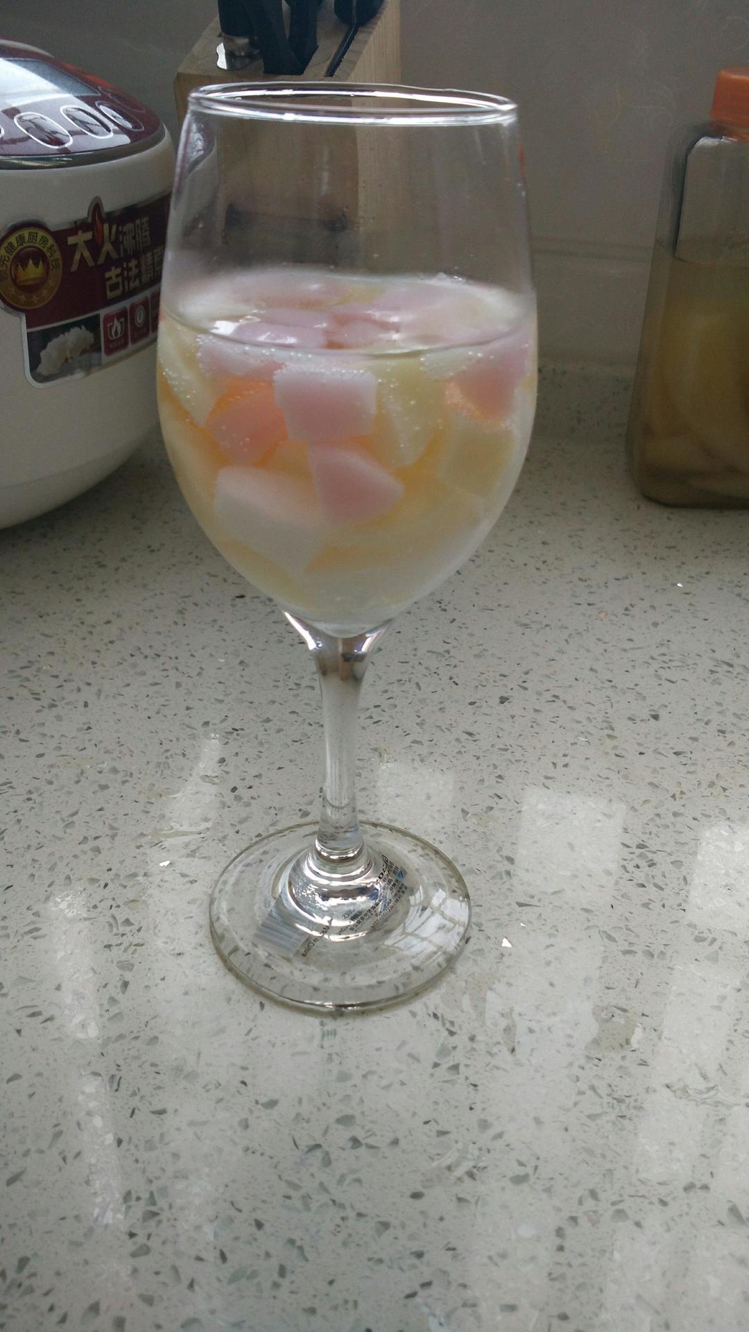 彩缤纷气泡饮料(布丁雪碧)