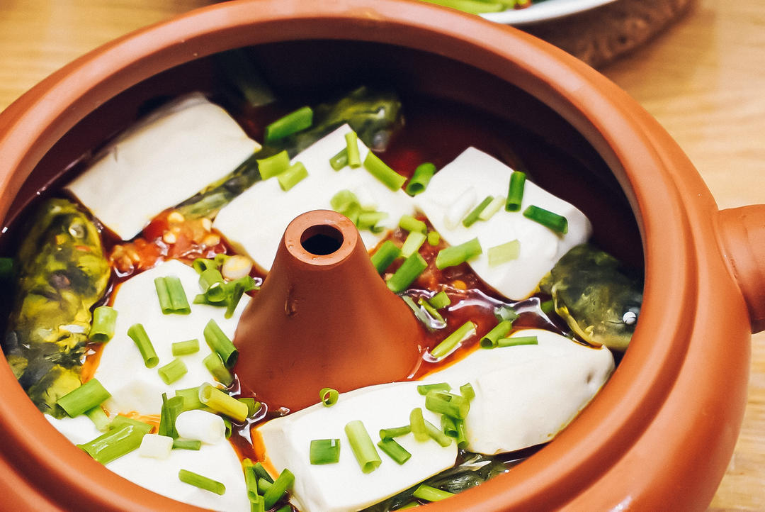 家常菜 汽锅食谱-黄骨鱼蒸嫩豆腐          家里只有两个人,最近做饭