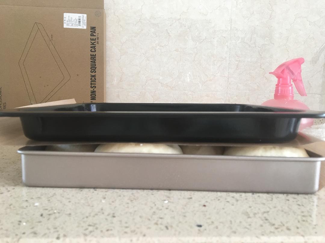 【爆浆卡仕达餐包的做法步骤图，怎么做好吃】啾啾啾啾啾-制作