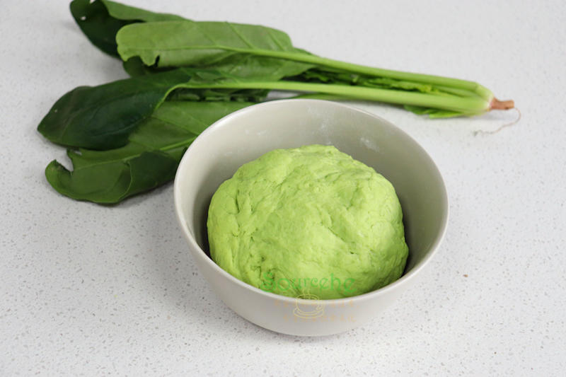 饺子和面别用冷水加菠菜汁颜色翠绿劲道香滑不破皮不漏馅