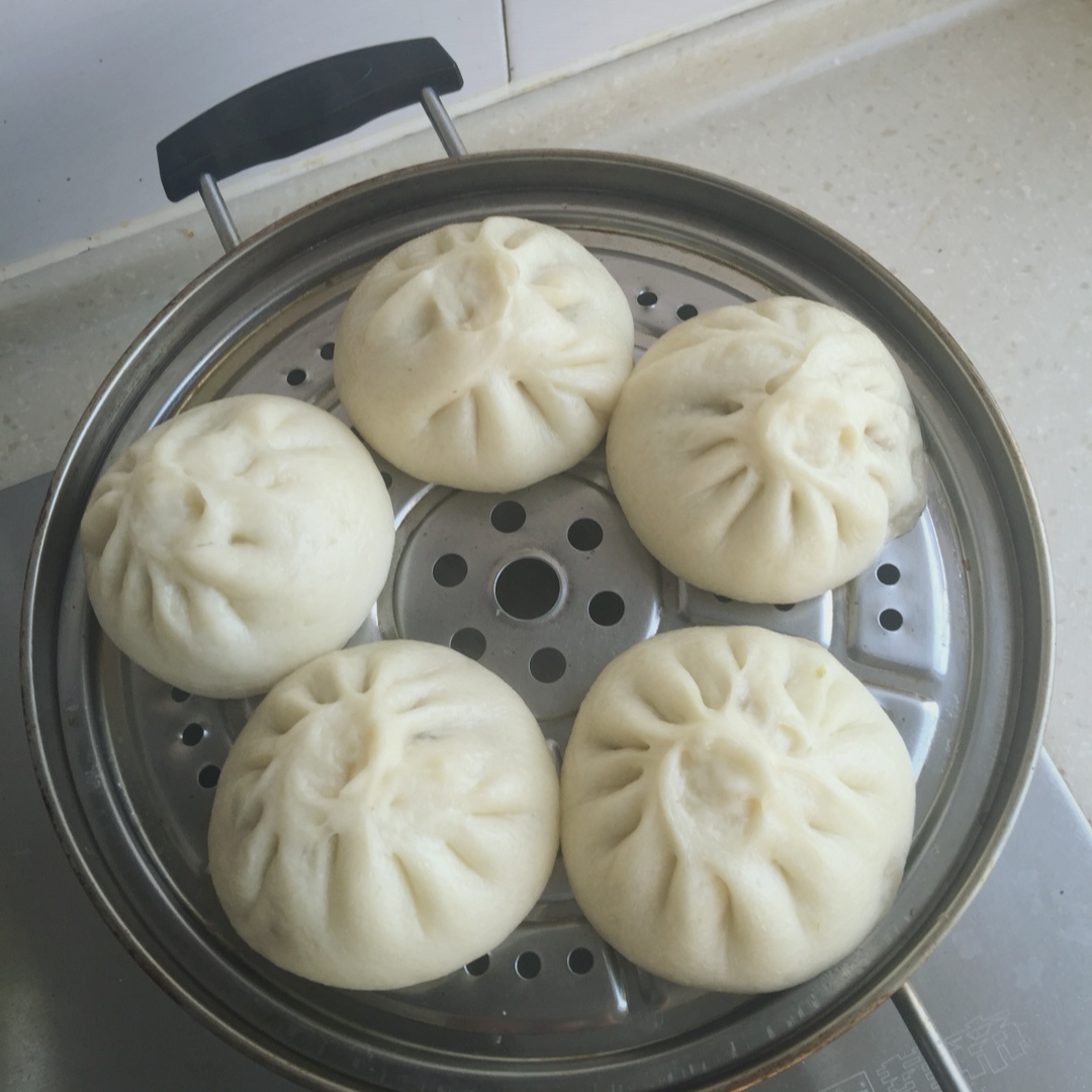yoyomlm做的芹菜包子