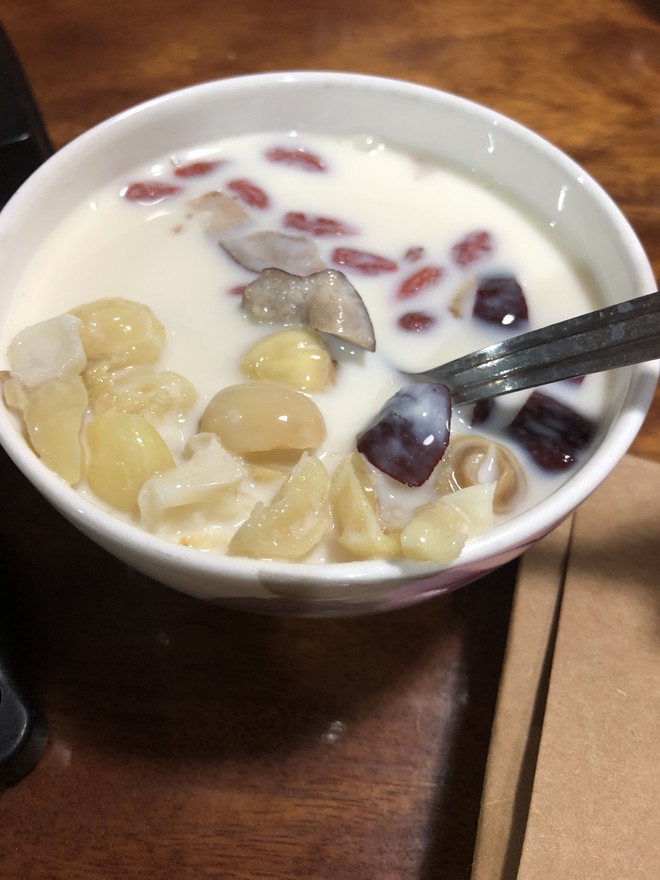 秋冬滋润补血汤水养生茶推介!中医:秋冬皮肤干裂 补血比补水更重要(图8) 秋冬滋润补血汤水养生茶推介,中医