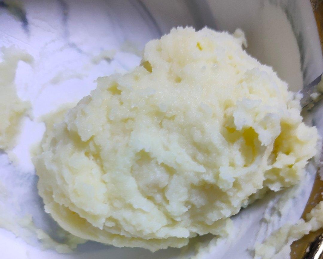 【土豆泥的做法步骤图,土豆泥怎么做好吃】小小芸朵_下厨房