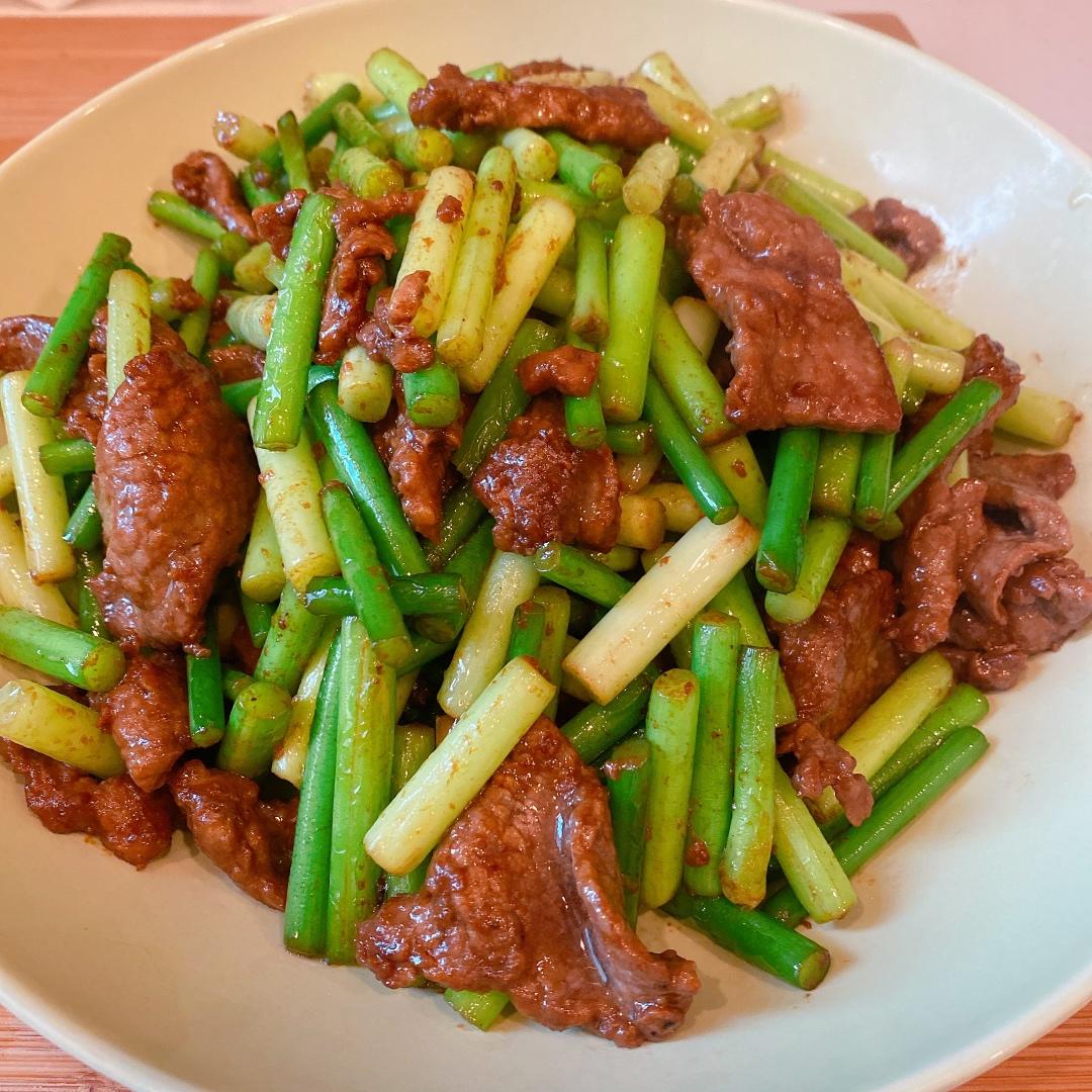 爱有万分甜-做的家常菜:蒜苔炒牛肉