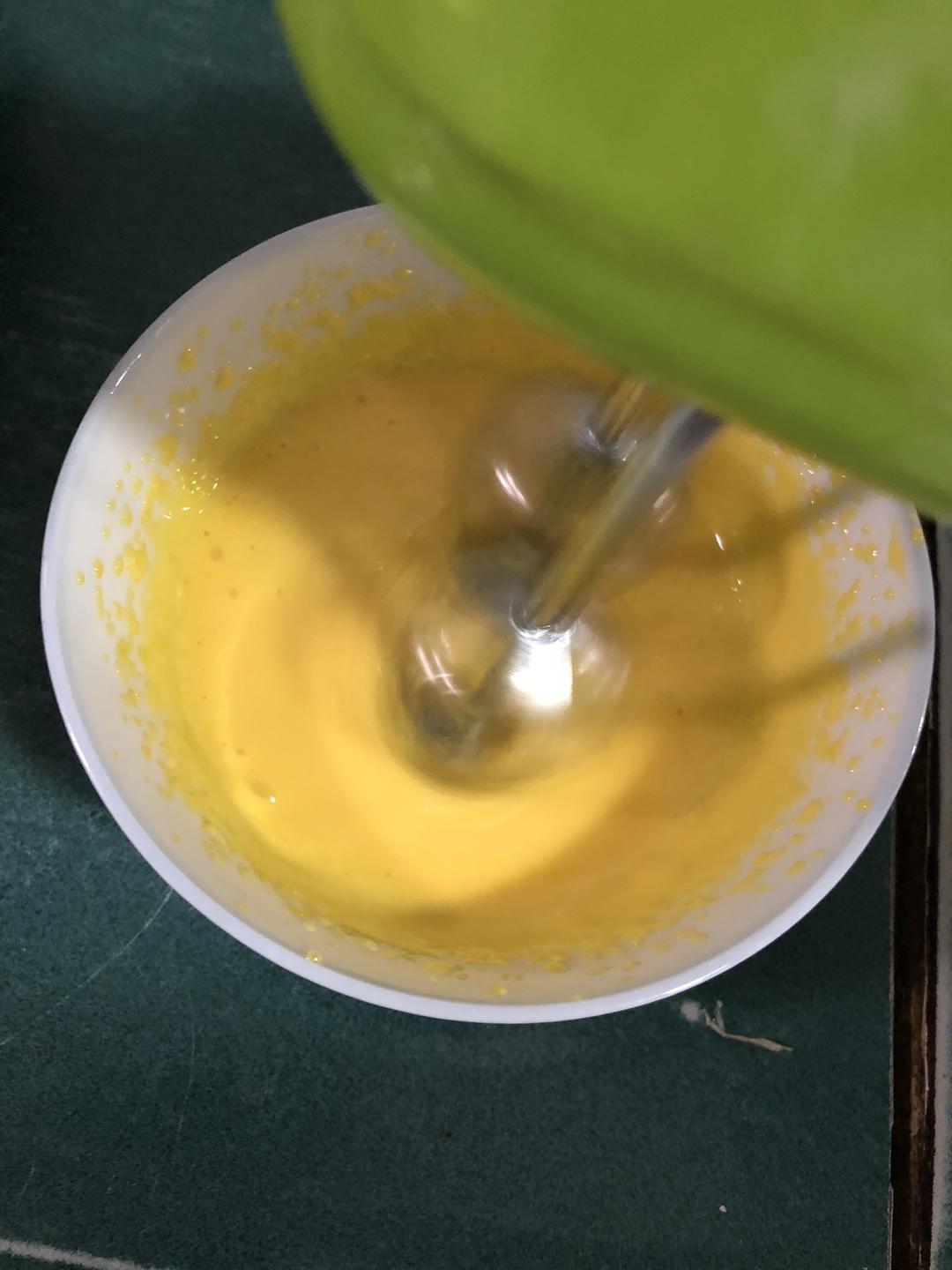 【附赠蛋白糖的萨芭雍苹果派的做法步骤图】吃饭不容易-制作