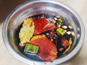 不放盐的草扎肉的做法 步骤8