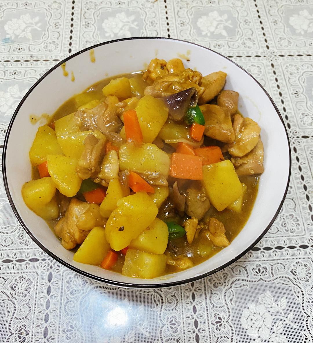 咖喱鸡肉炖土豆