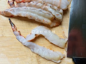 超好吃的黄桃色拉虾!卡路里,暂时就不要去想了的做法 步骤2