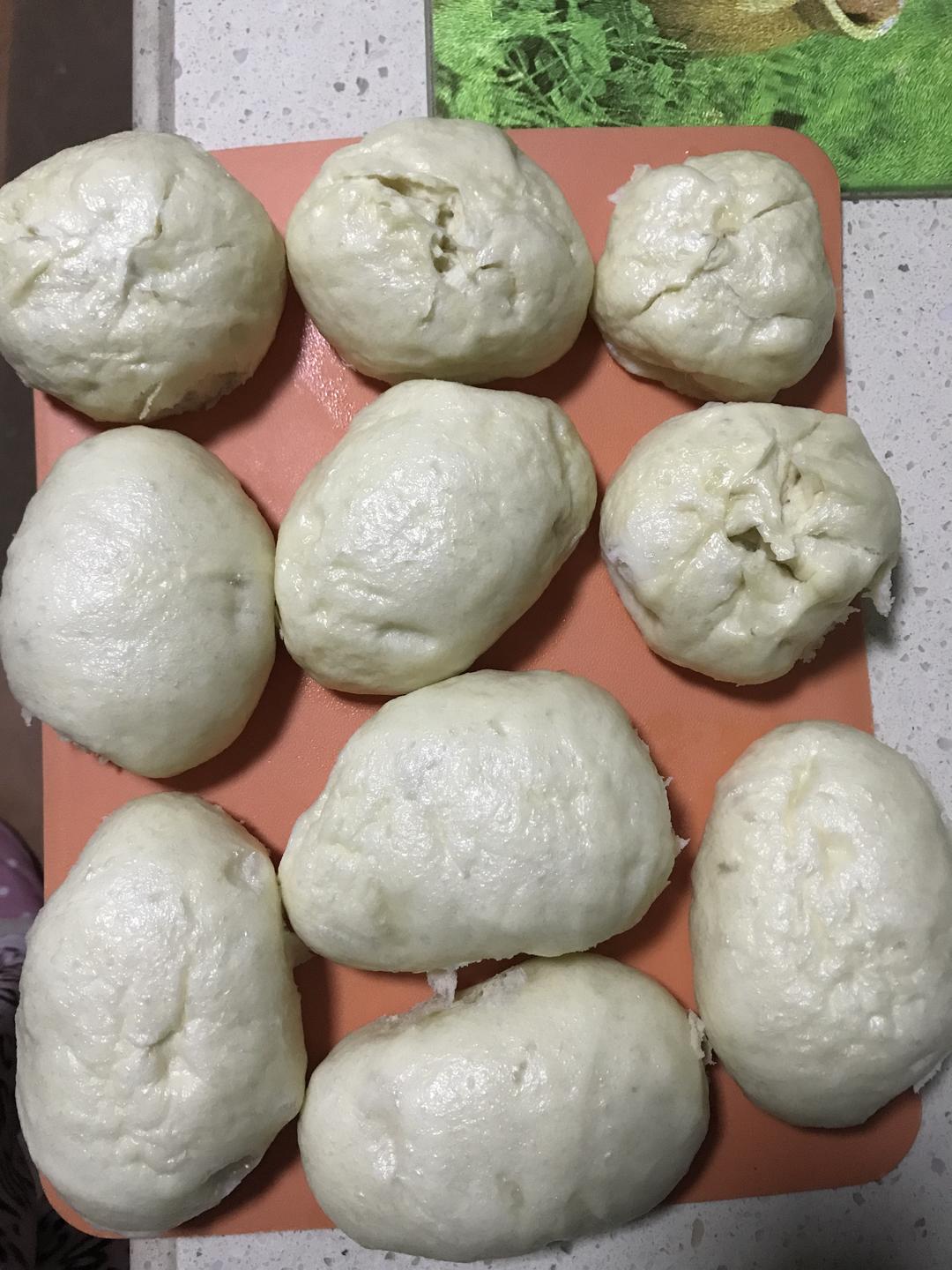 用面包机和面发面做的包子