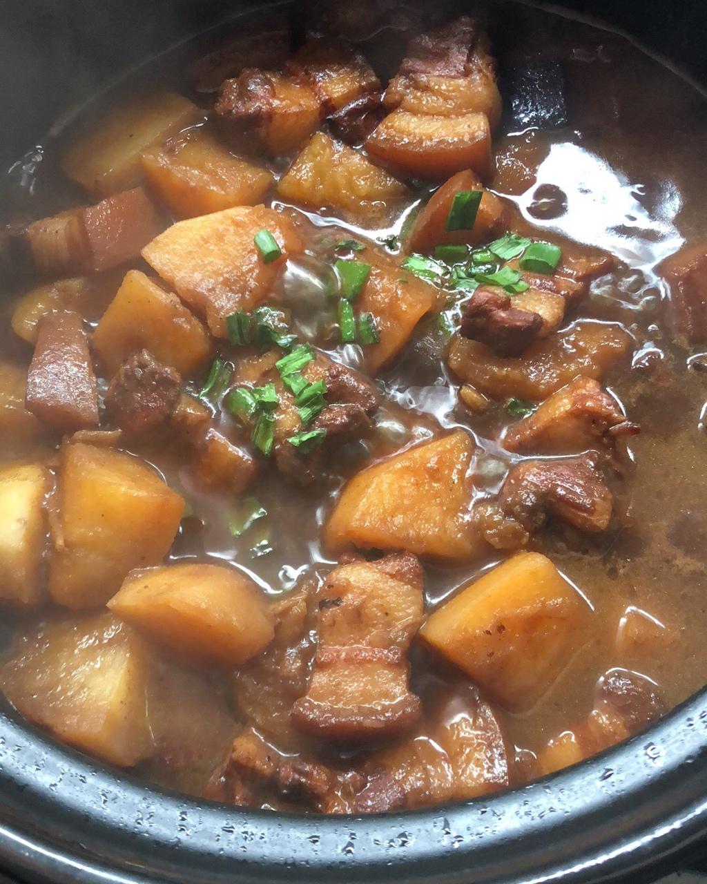 李小扣-co荆喜做的五花肉炖土豆
