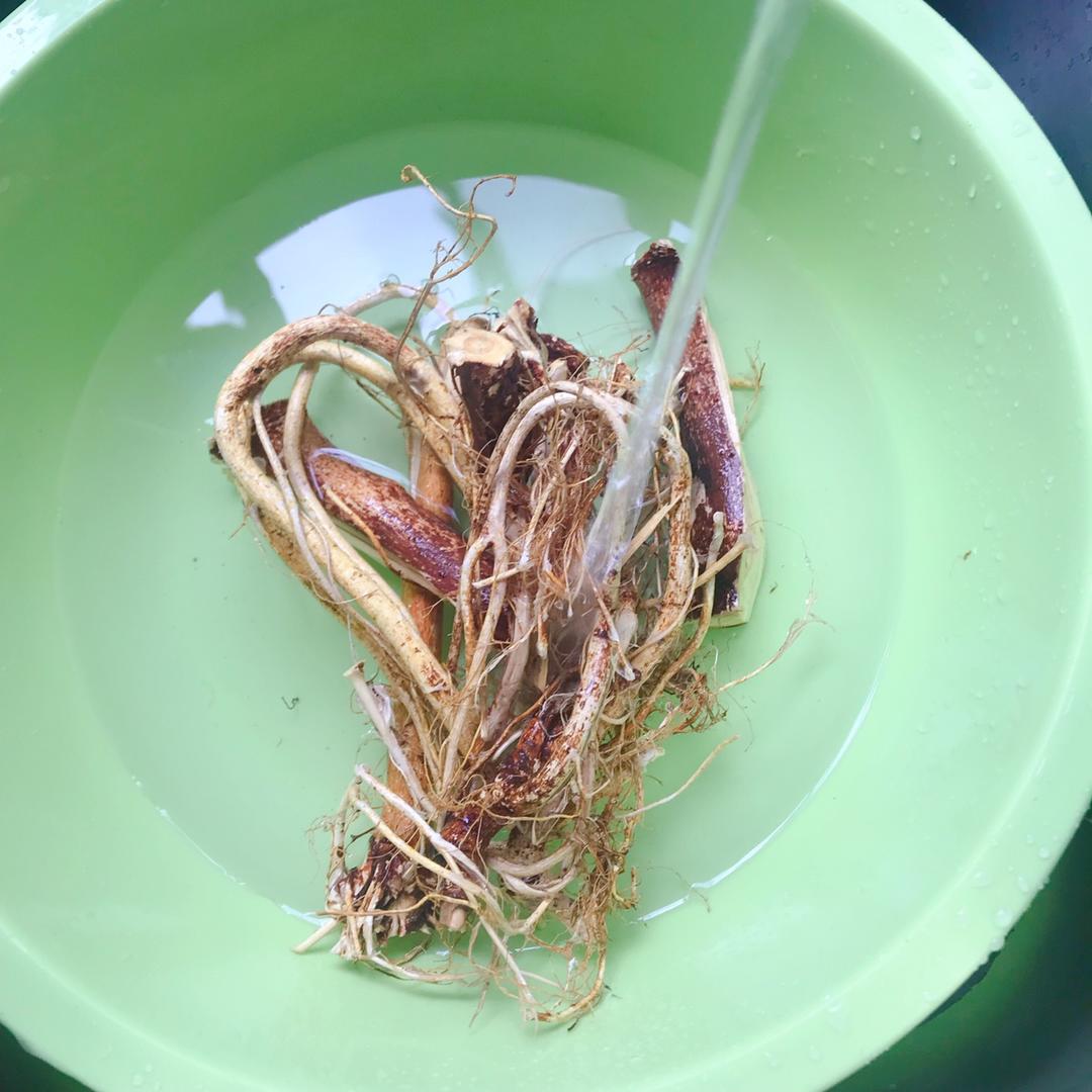 五指毛桃焗鸡腿肉