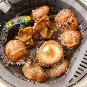 小美·小鸡(鸡腿)炖蘑菇 简单又好吃,小心吃撑?的做法 步骤3