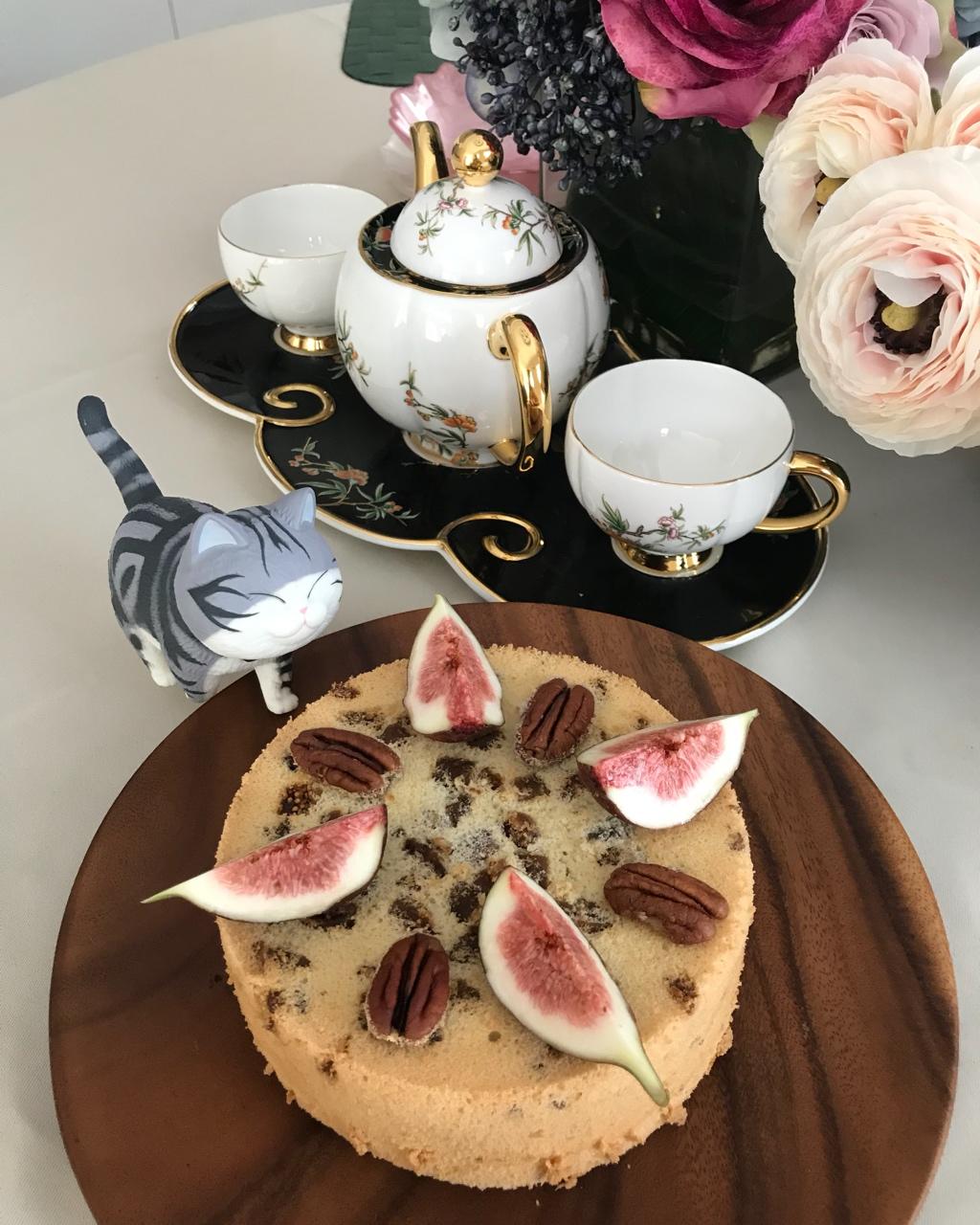 猫子sophie做的无花果加坚果戚风蛋糕【fig&nuts chiffon cake】