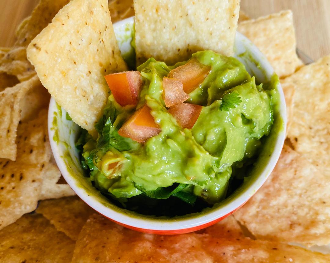 跟女儿学做guacamole—墨西哥玉米片蘸酱