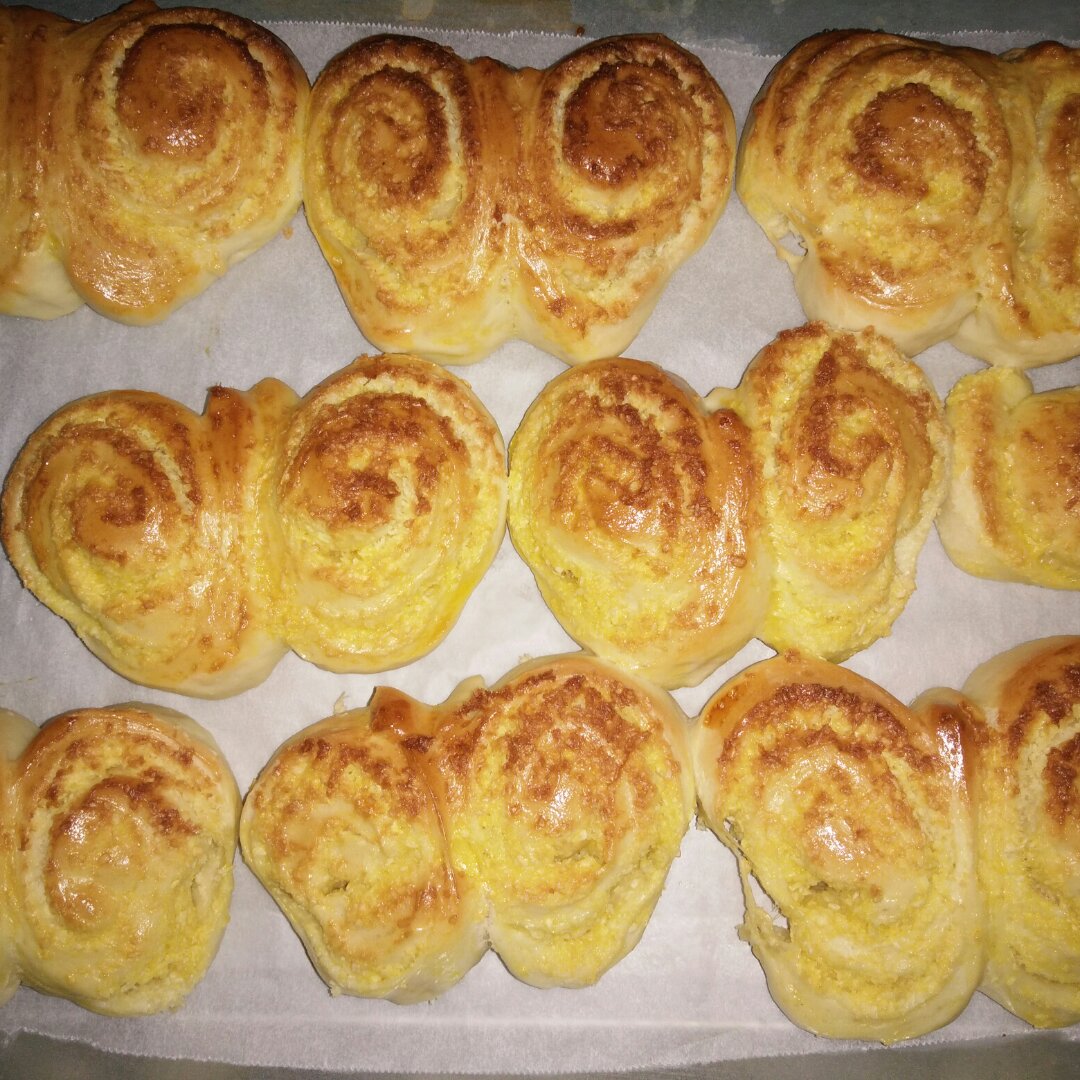 麻麻米娅做的椰蓉蝴蝶包