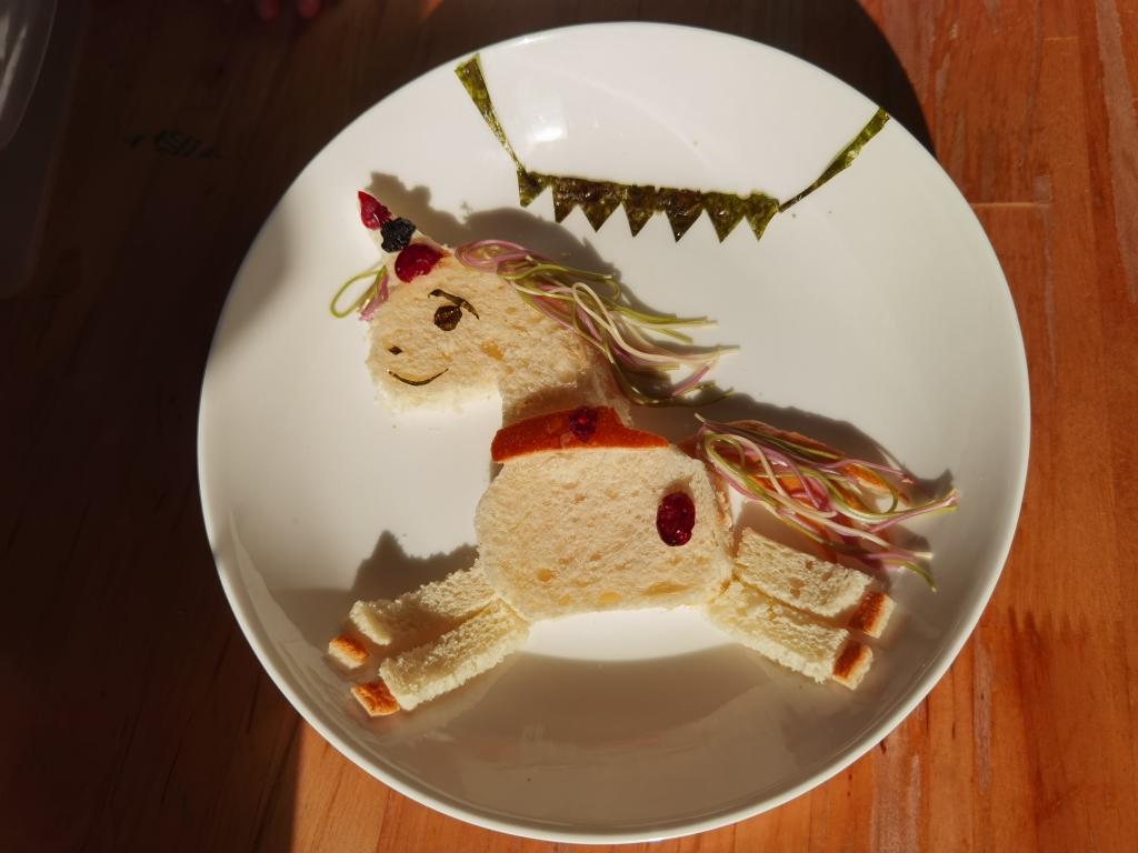 菜谱 独角兽摆盘          幼儿园的活动作品 ——一个小马宝莉粉妈妈