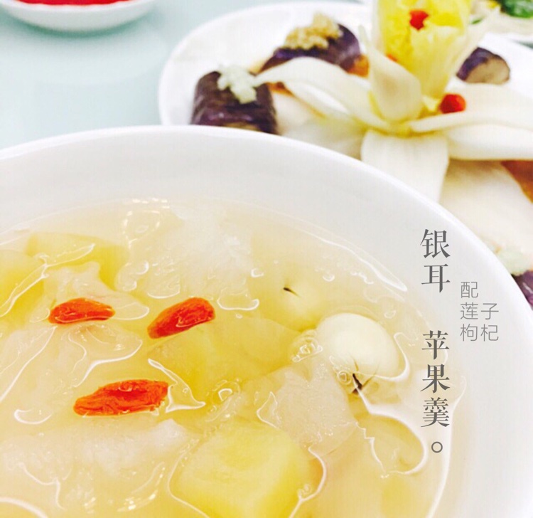 菀菀呀___做的苹果银耳红枣汤