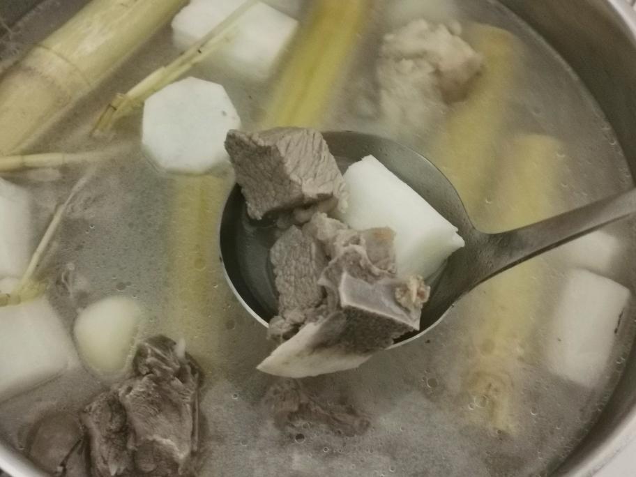 大补羊肉汤的做法 步骤5